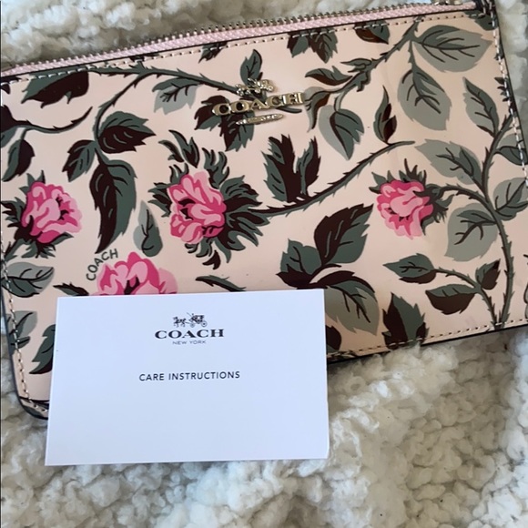 Coach Wristlet - Picture 4 of 7